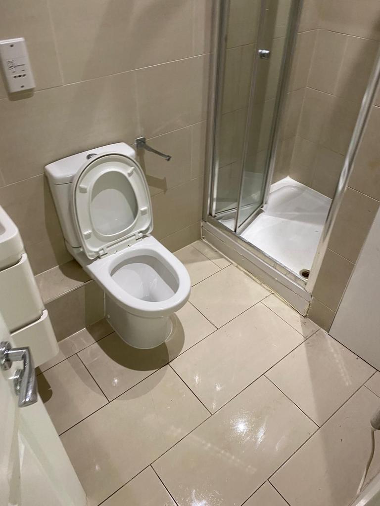 Easy Self Contained 164a High Street, Acton W3 1 bed flat - £1,349 pcm (£311 pw)