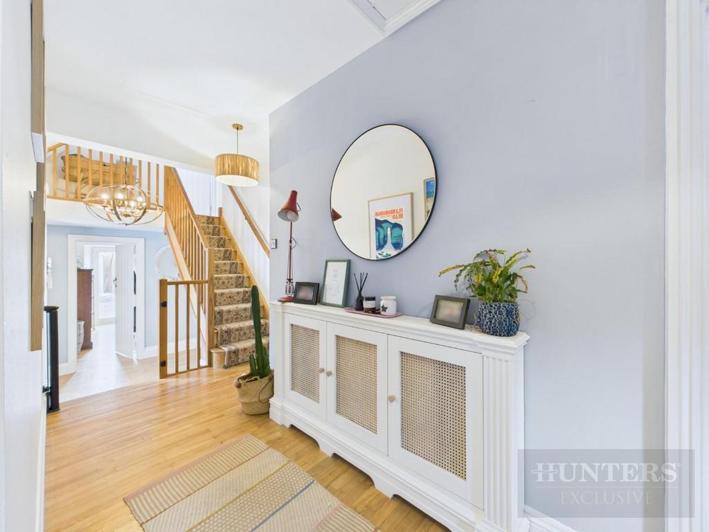 CAM05333 G0-PR0210-STILL024.jpg