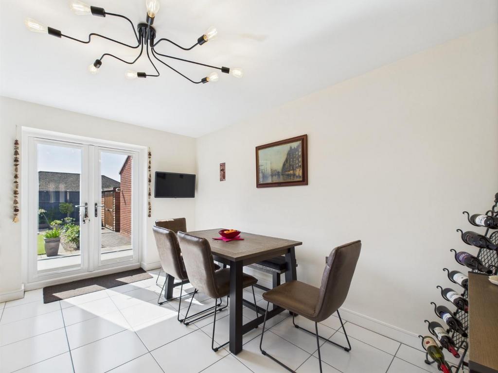 Kitchen/Dining Area