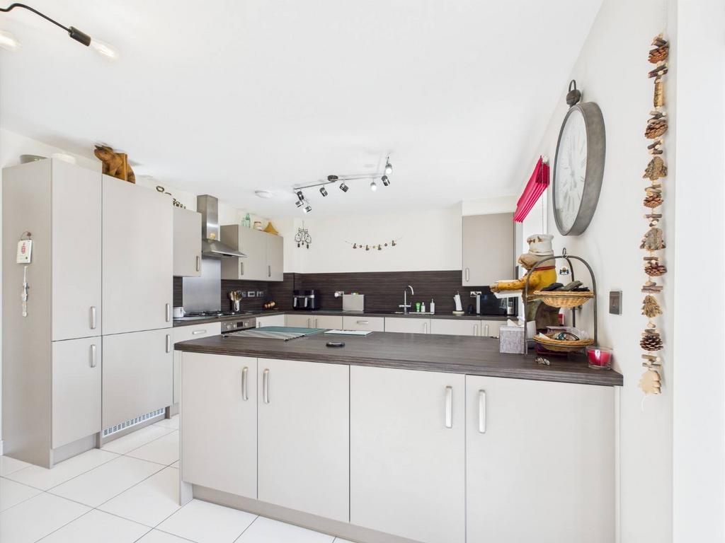 Kitchen/Dining Area