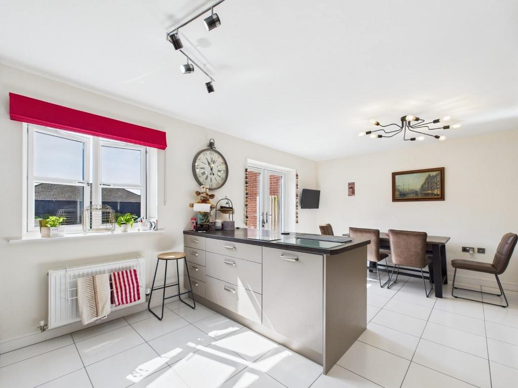 Kitchen/Dining Area