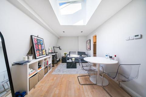 1 bedroom flat for sale, Palace Court, Bayswater, London, W2