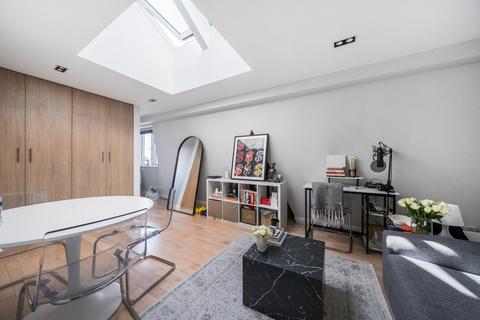 1 bedroom flat for sale, Palace Court, Bayswater, London, W2