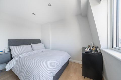 1 bedroom flat for sale, Palace Court, Bayswater, London, W2