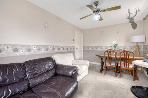 2 bedroom flat to rent, Turnors, Harlow CM20