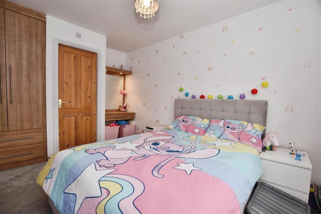 305c1e29-bed 203 20girls 20b.JPG