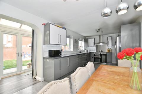 4 bedroom detached house for sale, Taillar Road, Hedon HU12