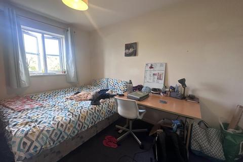 4 bedroom house share to rent, 16 Freedom Square