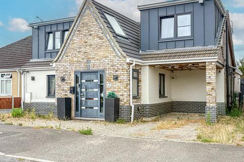 3 Abbey Road, Hullbridge, Hockley, SS5 6DG
