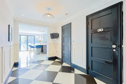 3 Abbey Road, Hullbridge, Hockley, SS5 6DG