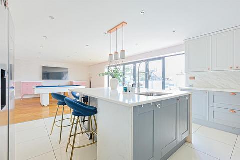 3 Abbey Road, Hullbridge, Hockley, SS5 6DG