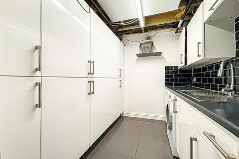 3 Abbey Road, Hullbridge, Hockley, SS5 6DG