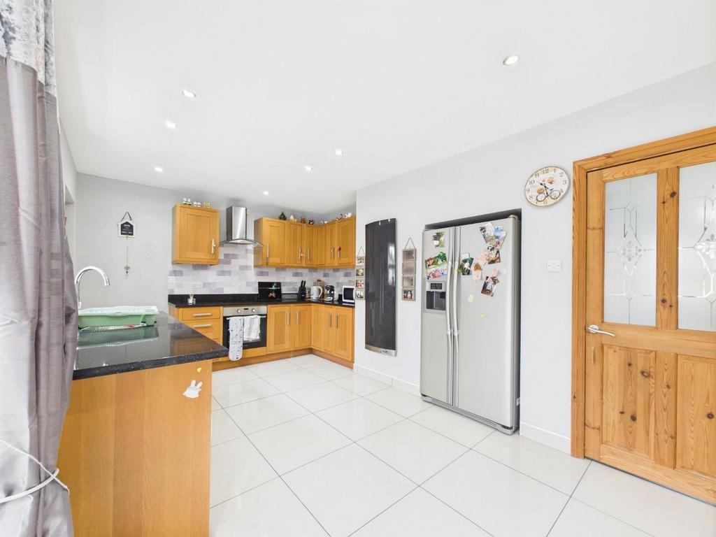 Kitchen/Dining Area