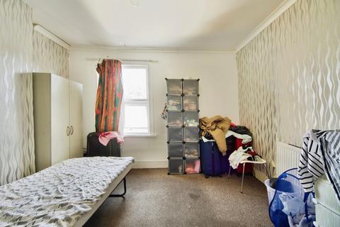 4 bedroom flat for sale, Katherine Road, London E6