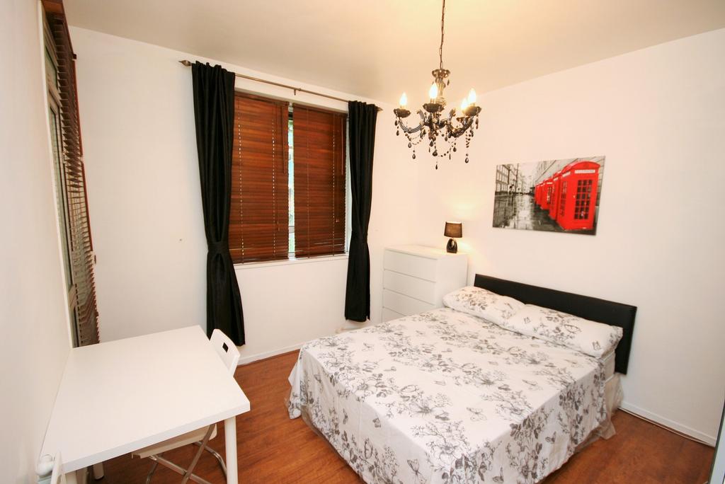 2 Bedroom Flat for Sale in Bethnal Green