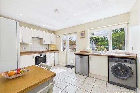 14b Hackwood Lane, Cliddesden, Basingstoke, RG25 2NH