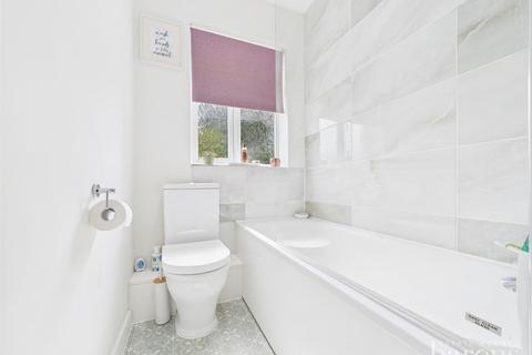 14b Hackwood Lane, Cliddesden, Basingstoke, RG25 2NH