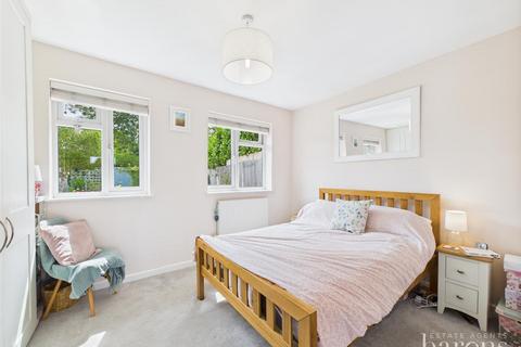 14b Hackwood Lane, Cliddesden, Basingstoke, RG25 2NH