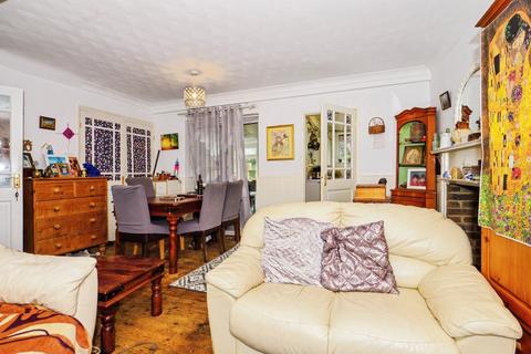 3 bedroom semi-detached house for sale, Beauchamp Avenue, Deal CT14