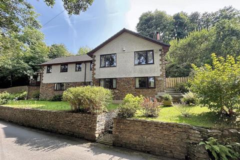 4 bedroom detached house for sale, Coombe