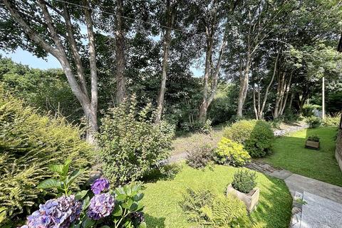 4 bedroom detached house for sale, Coombe