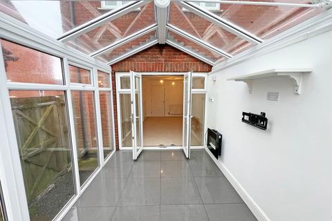 3 bedroom townhouse for sale, Wellington Court, Ibstock, LE67 6AG