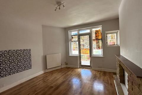 117 Wide Way, Mitcham, CR4 1BQ