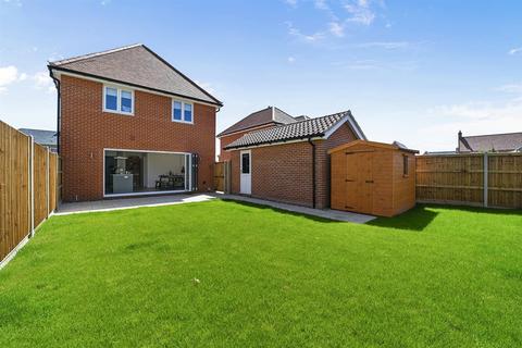 4 bedroom detached house for sale, Lawford Green, Manningtree