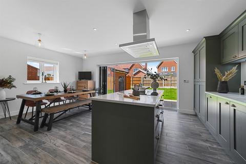 4 bedroom detached house for sale, Lawford Green, Manningtree