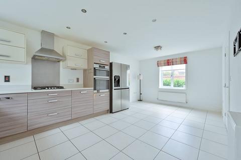 18 Wright Close, Bushey, WD23 2FH