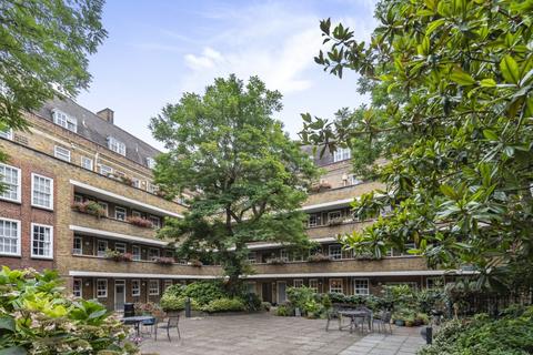 1 bedroom flat for sale, Vicarage Crescent, London, SW11