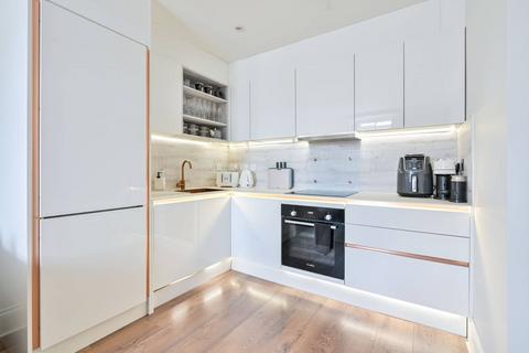 2 bedroom flat for sale, Chicheley Street, South Bank, London, SE1