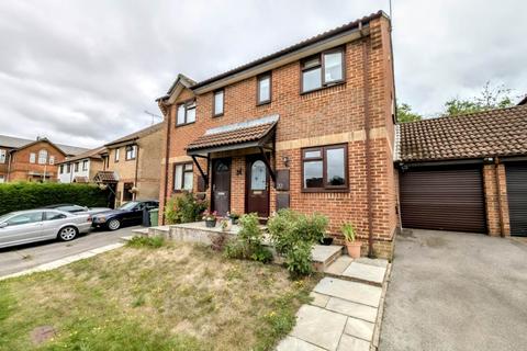 20 Thirlmere Close, Bordon, GU35 0NW