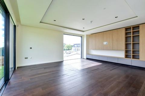 7 bedroom detached house to rent, Crouch Lane, Waltham Cross EN7