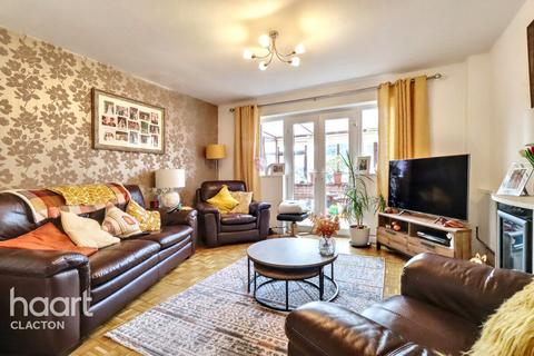 3 bedroom semi-detached house for sale, Crown Road, Clacton-On-Sea