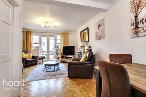 3 bedroom semi-detached house for sale, Crown Road, Clacton-On-Sea