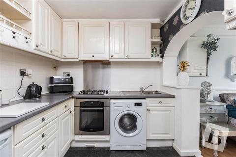 16 Amberley Way, Romford, RM7 8BT