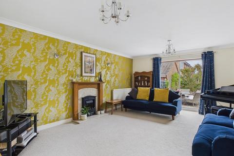 16 Ash Close, Malvern, WR14 2WF