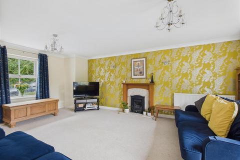 16 Ash Close, Malvern, WR14 2WF