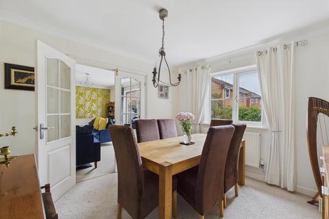 16 Ash Close, Malvern, WR14 2WF