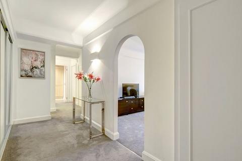 2 bedroom apartment to rent, Fulham Road, London SW3
