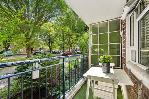 13 Edensor Gardens, London, W4 2QY