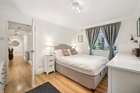 13 Edensor Gardens, London, W4 2QY