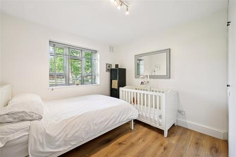 13 Edensor Gardens, London, W4 2QY