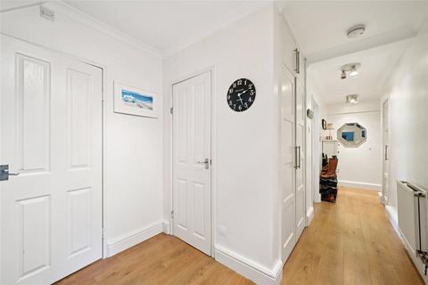 13 Edensor Gardens, London, W4 2QY
