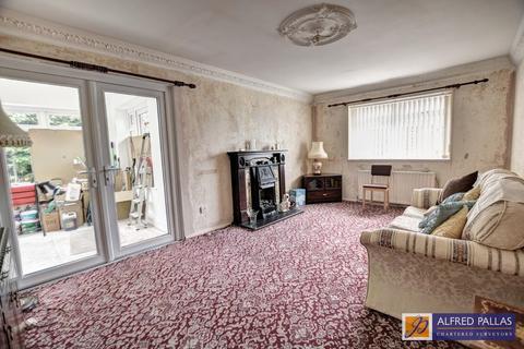 2 bedroom semi-detached bungalow for sale, Ashberry Grove, Fulwell