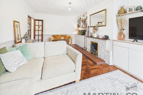 2 bedroom ground floor flat for sale, Kings Field, Bursledon