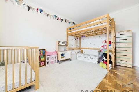 2 bedroom ground floor flat for sale, Kings Field, Bursledon