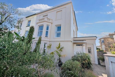 4 bedroom semi-detached house for sale, John Street, Ryde, PO33 2PY