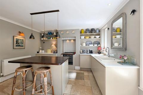 4 bedroom semi-detached house for sale, John Street, Ryde, PO33 2PY